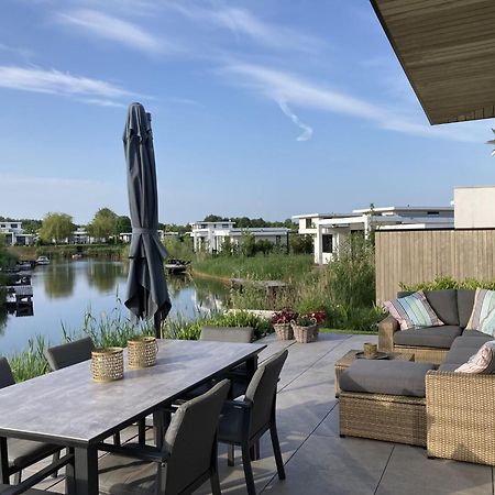 Family Villa With Garden And Jetty Zeewolde Luaran gambar