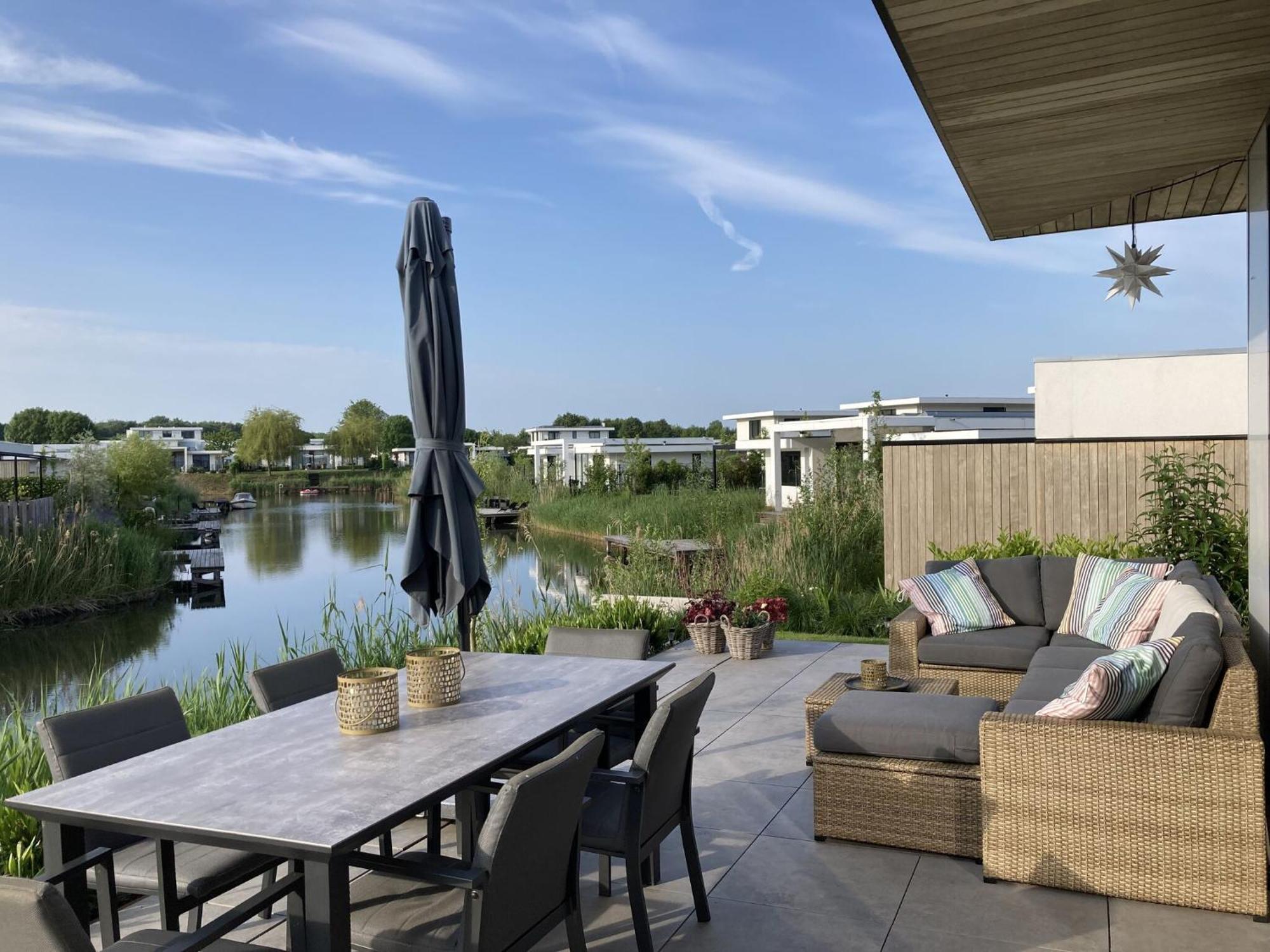 Family Villa With Garden And Jetty Zeewolde Luaran gambar